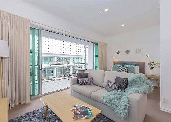 Princes Wharf - Luxury Studio Apartment