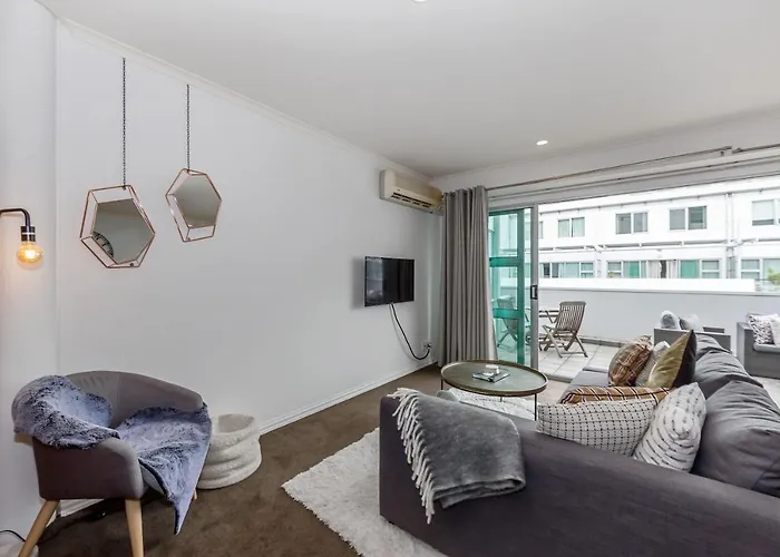 Premium 1Br Apartment At Princes Wharf