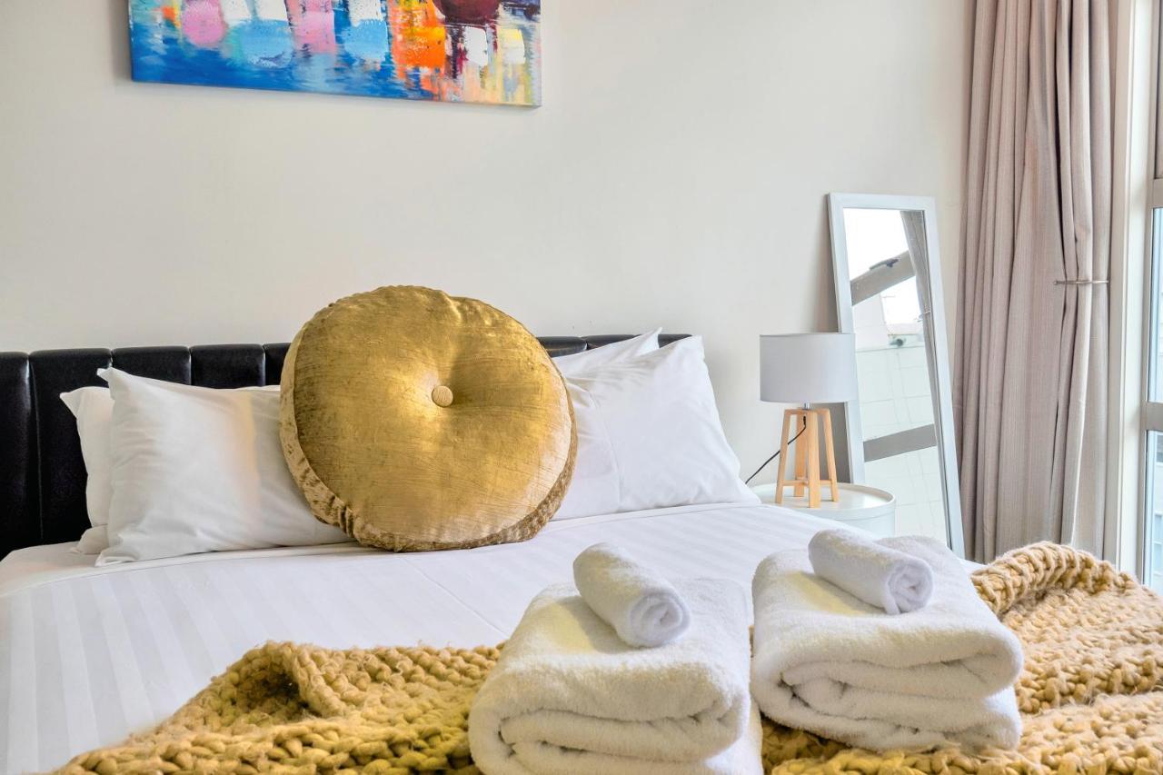 Cosy At The Cambridge With Wi-fi And Netflix Apartment