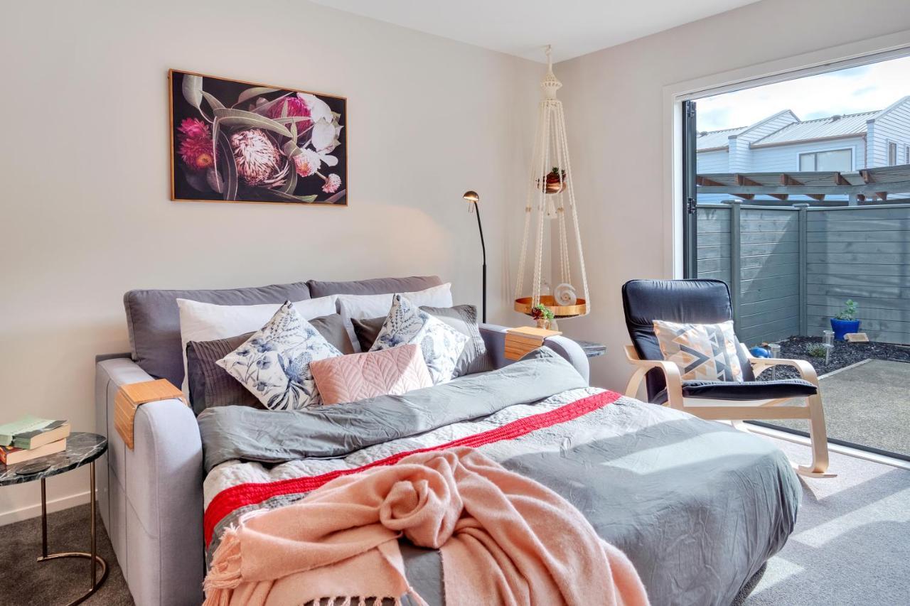 Greenwich Townhouse With Parking And Air-con * Auckland