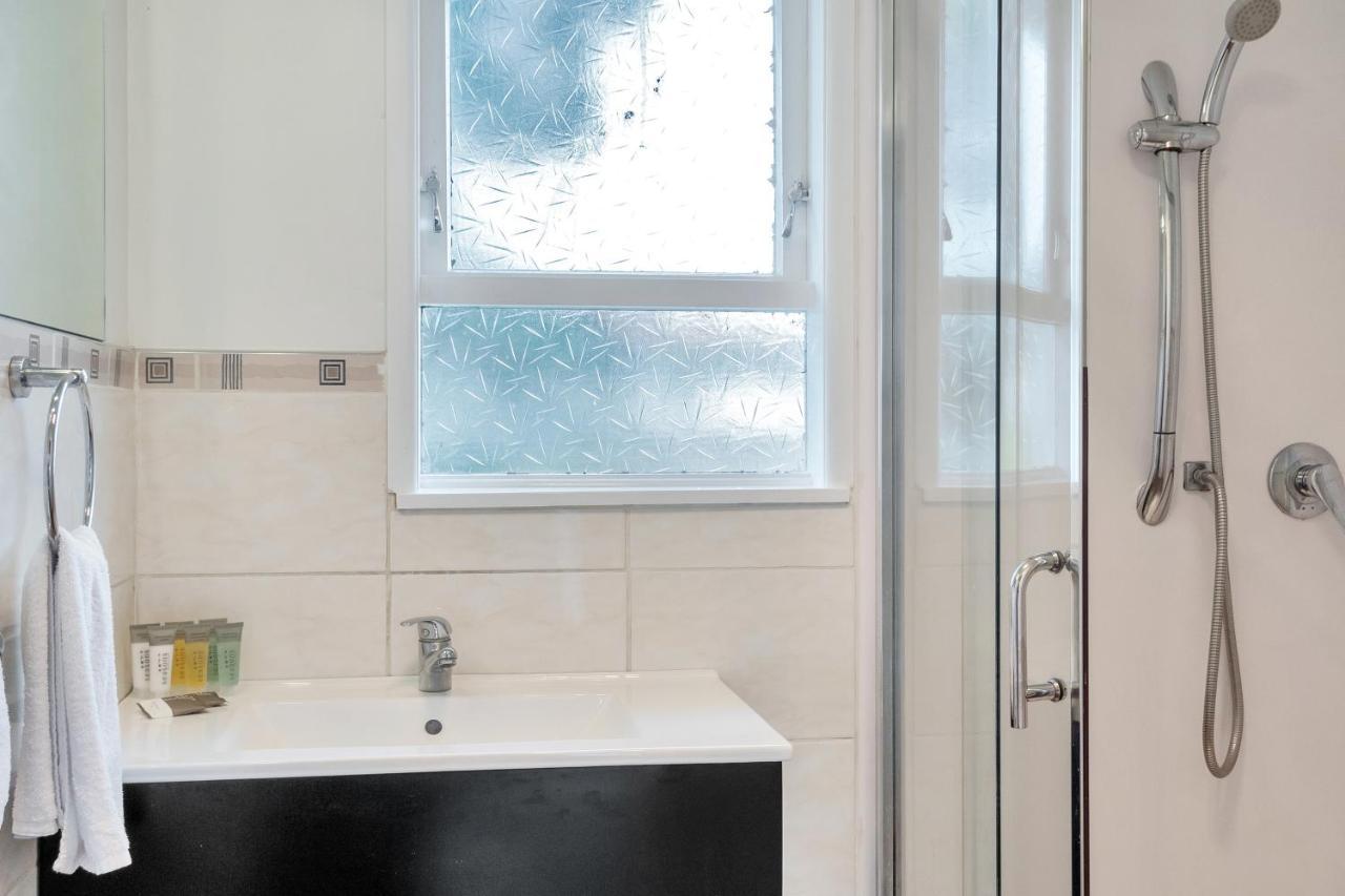 Casa de férias Spacious 3br Nr Middlemore & Airport W Free Netflix