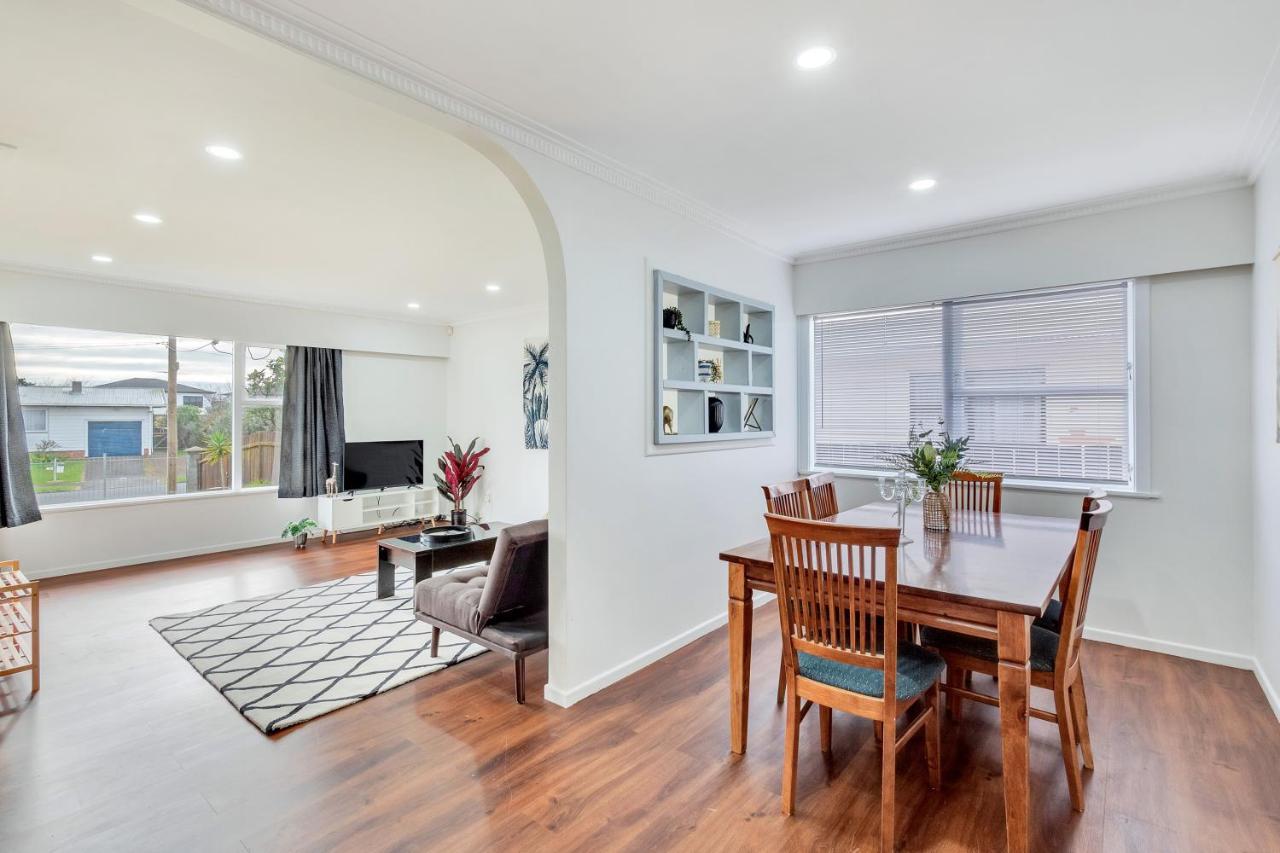 Casa de férias Spacious 3br Nr Middlemore & Airport W Free Netflix *