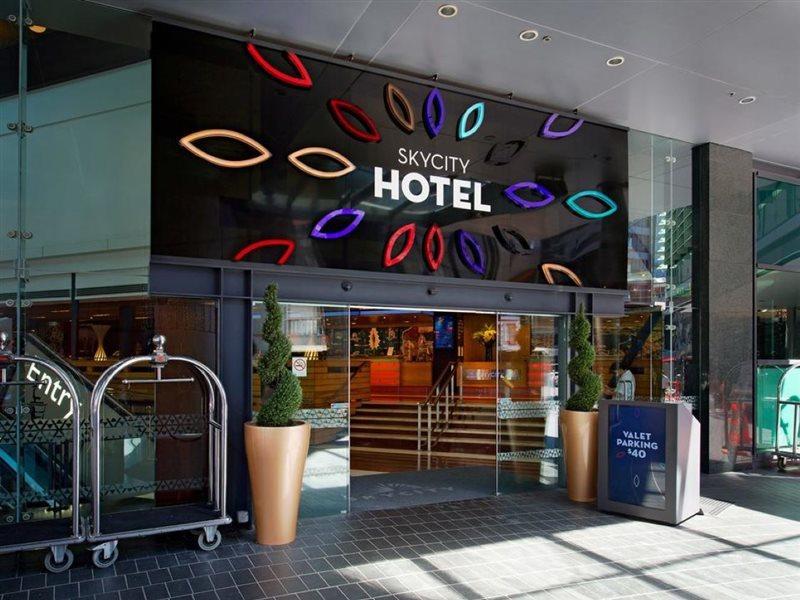 Skycity Hotel 4*