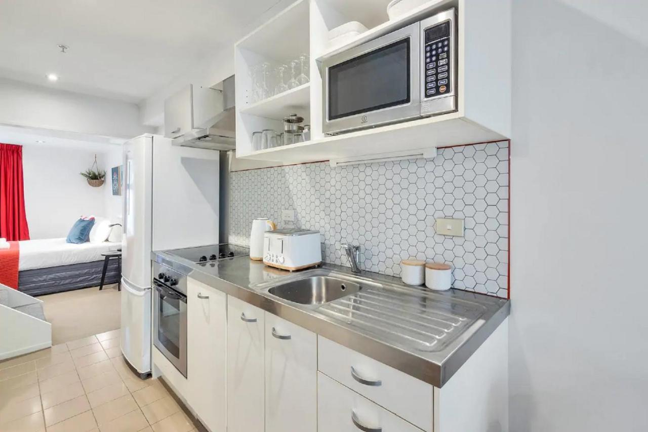 Metro Living Near Skytower And Parking Apartment *