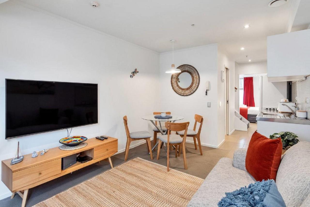 Apartment Metro Living Near Skytower And Parking