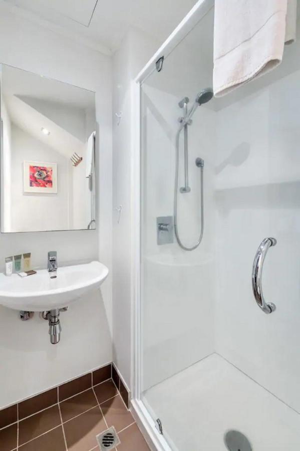 Apartment Metro Living Near Skytower And Parking *