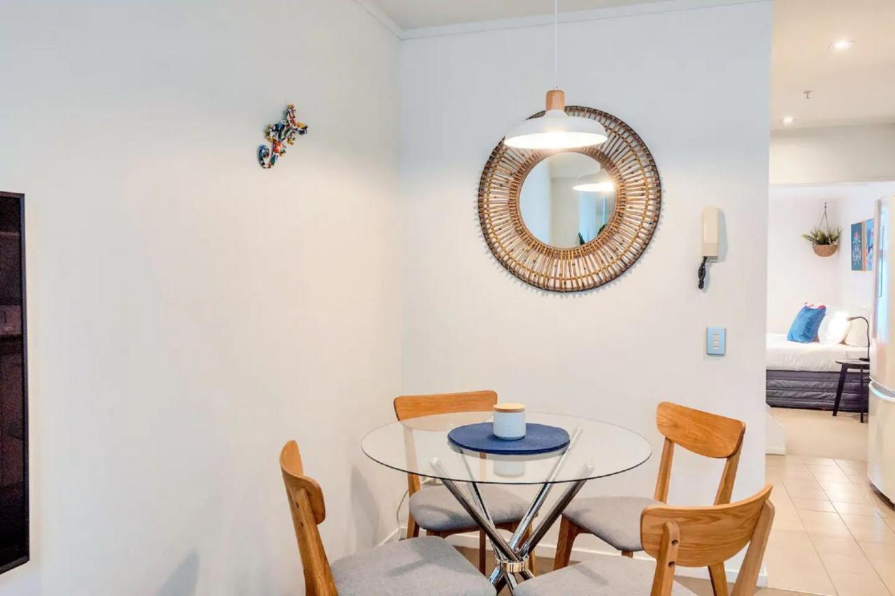 Metro Living Near Skytower And Parking *