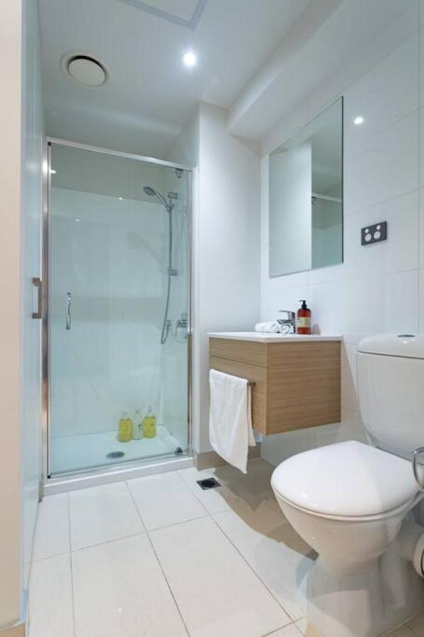 Apartment Pristine Inner-city Nest With Carpark Auckland
