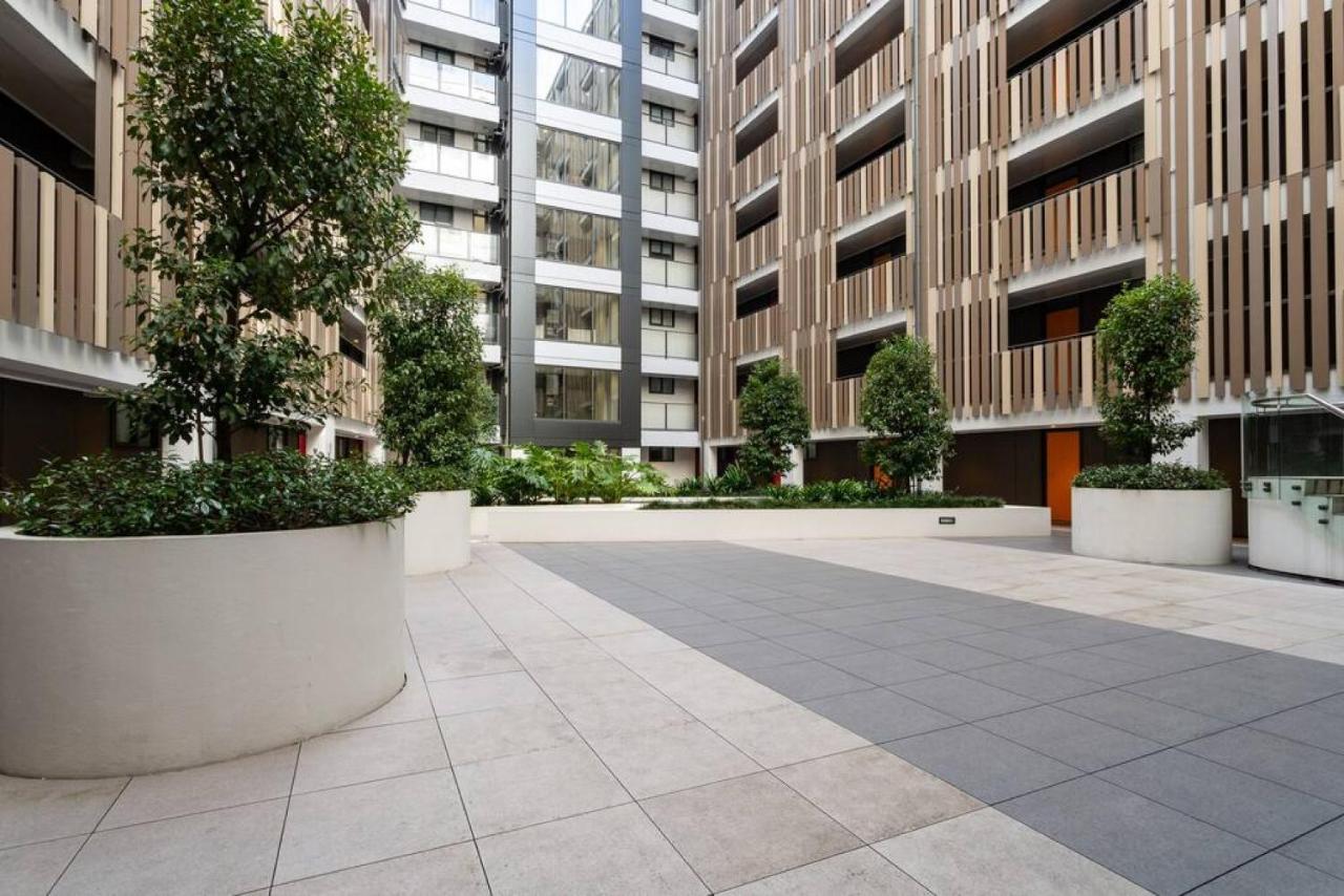 Apartment Pristine Inner-city Nest With Carpark