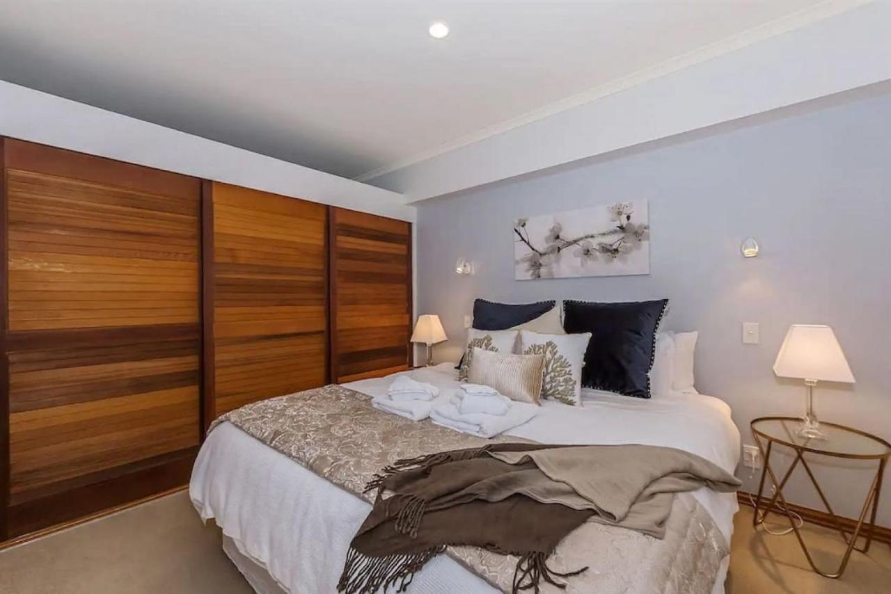 Fabulous With Harbour Views Free Netflix *