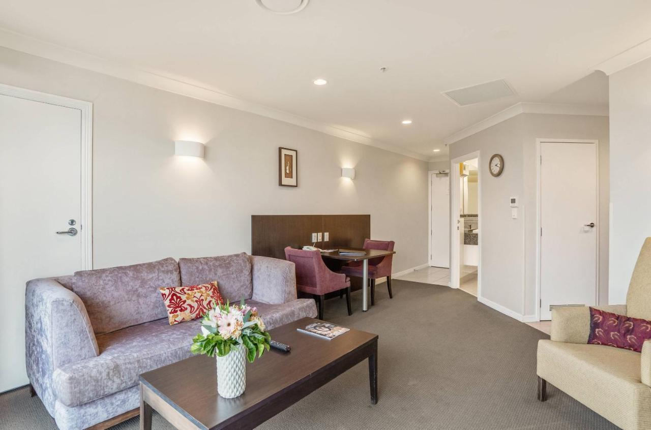 Parkside & Hotel