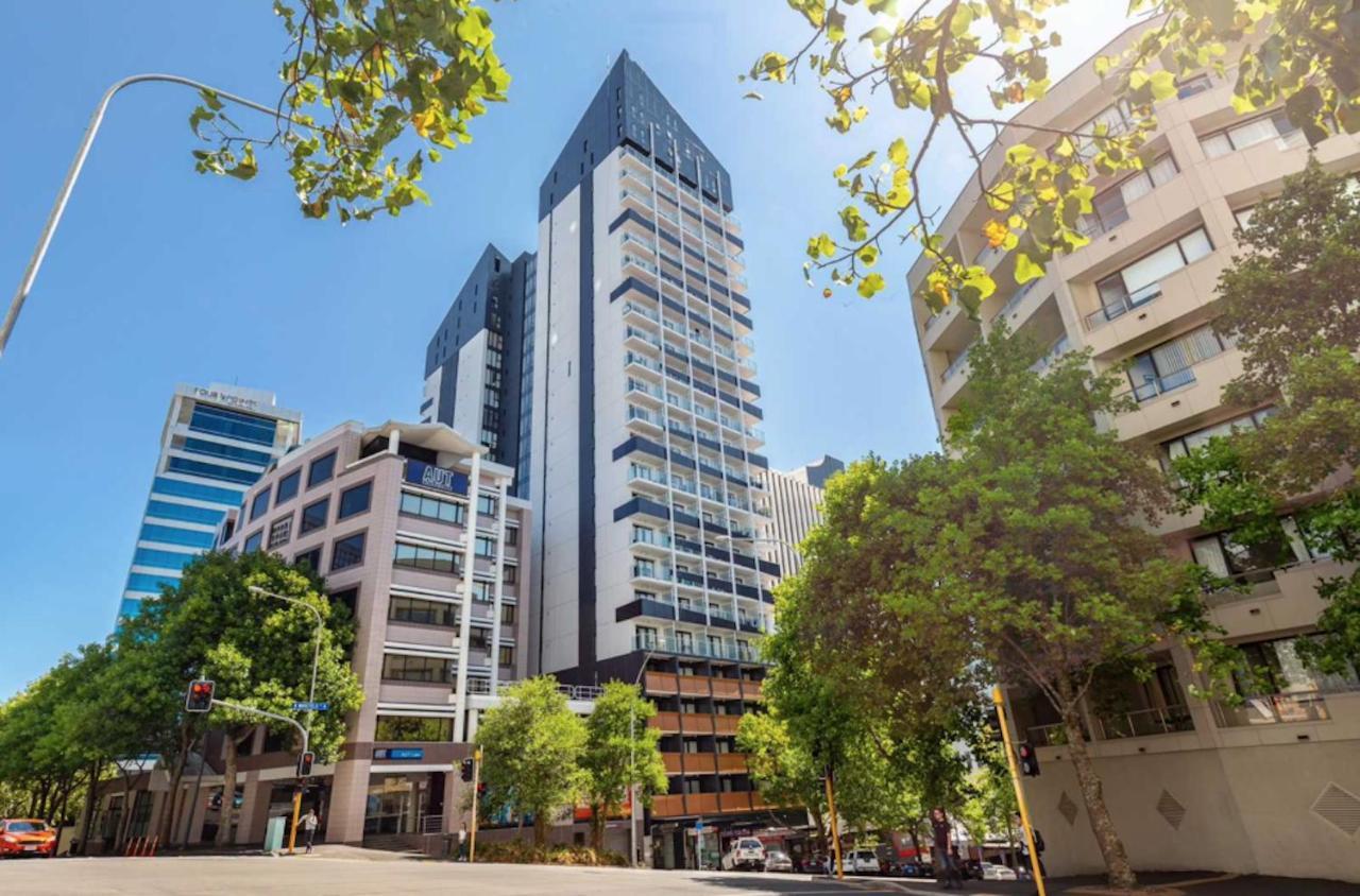 Amazing Skytower View 2 Bedroom Apartment *