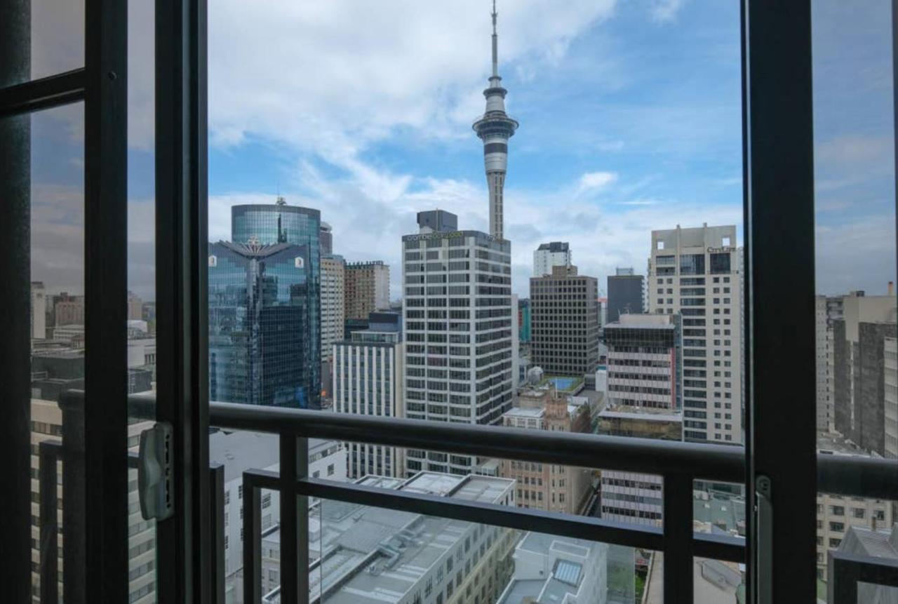 Skytower View 2 Bedroom In Metropolis Apartment Auckland