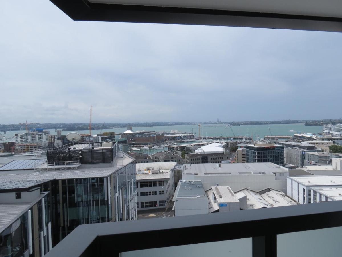 Hotel Ramada By Wyndham Victoria Street West 4*