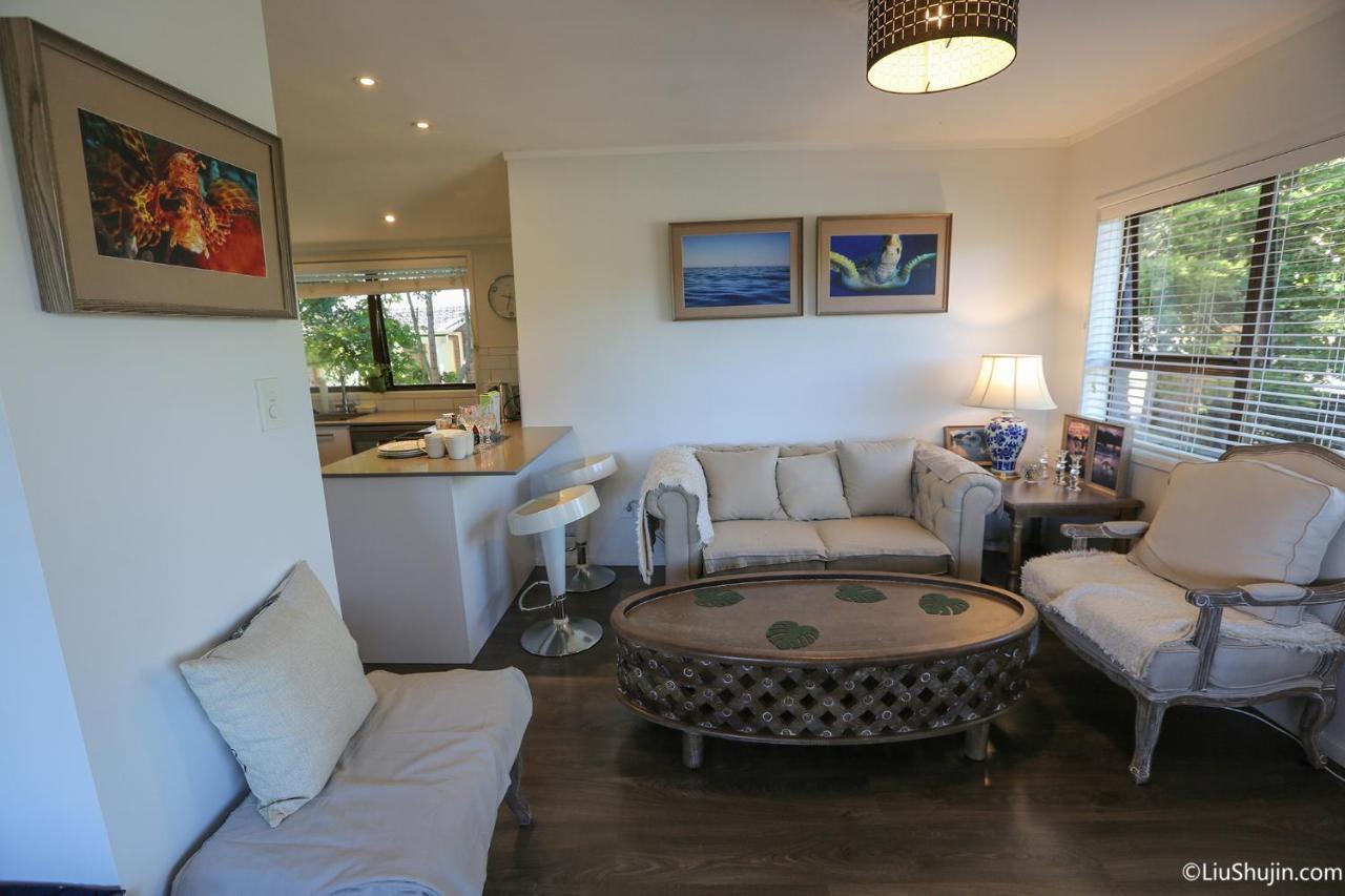 Swimming Pool Homestay Auckland