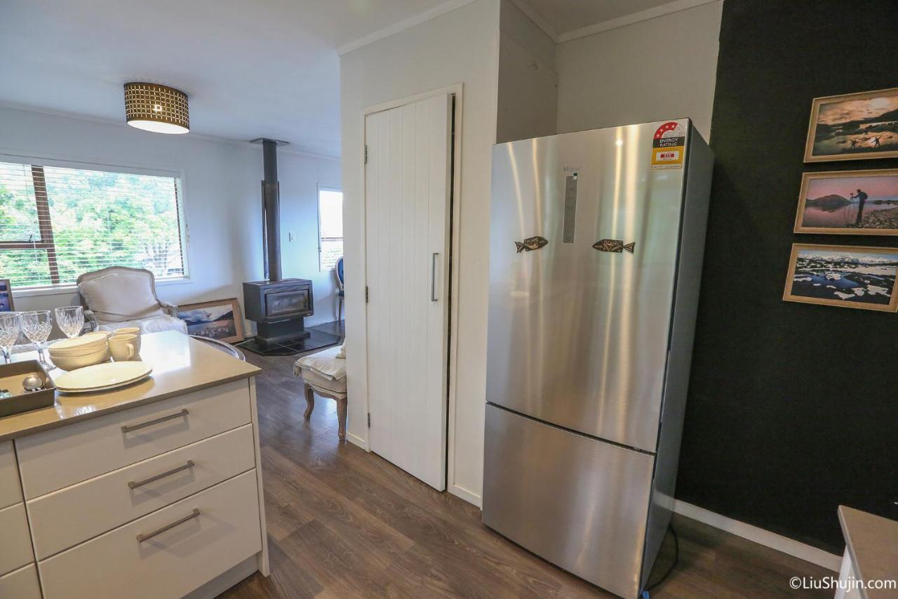 Swimming Pool Homestay Auckland