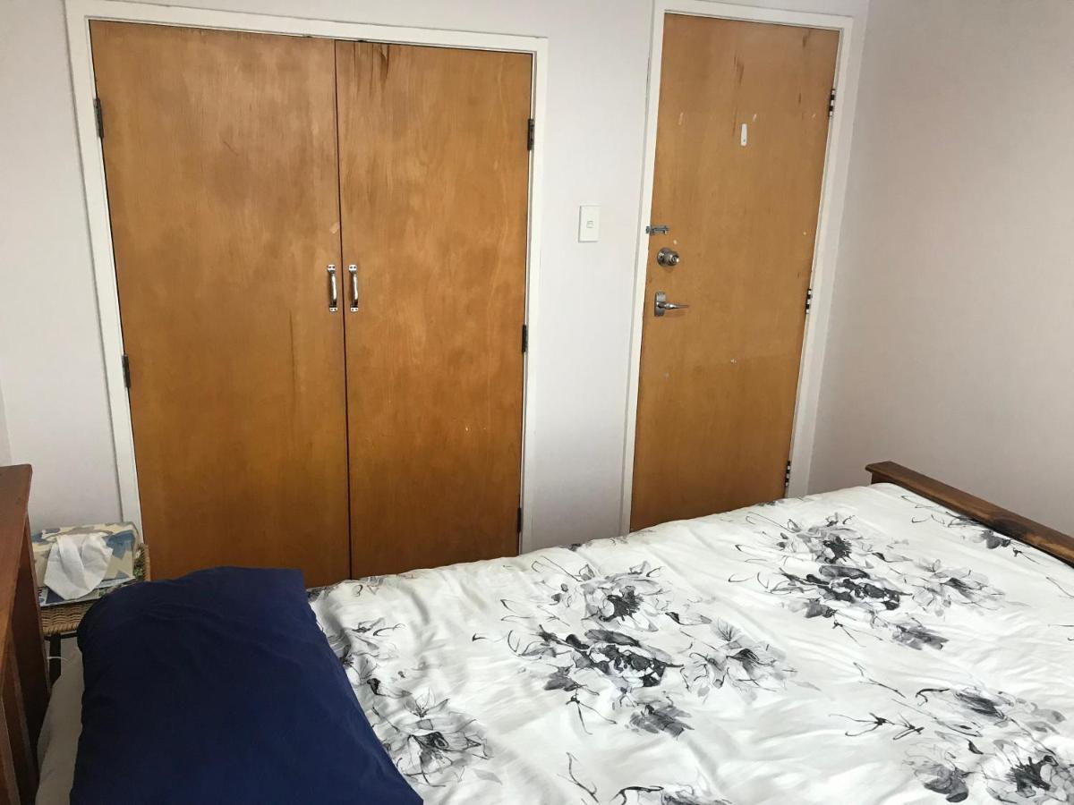 Accommodation In A Large Home Heart Of Auckland City And Airport Auckland