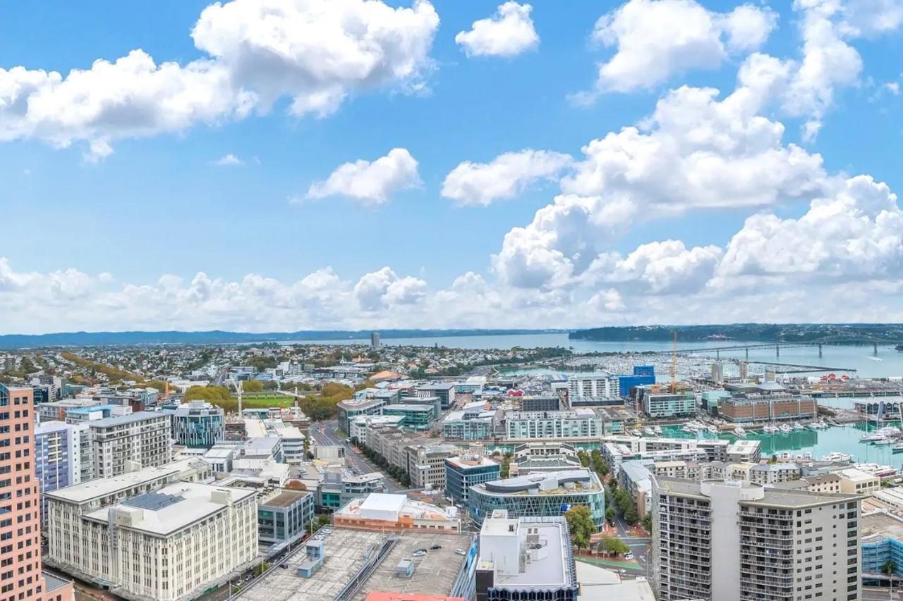 Amazing Harbour, Skytower And Rangitoto Views Apartment *