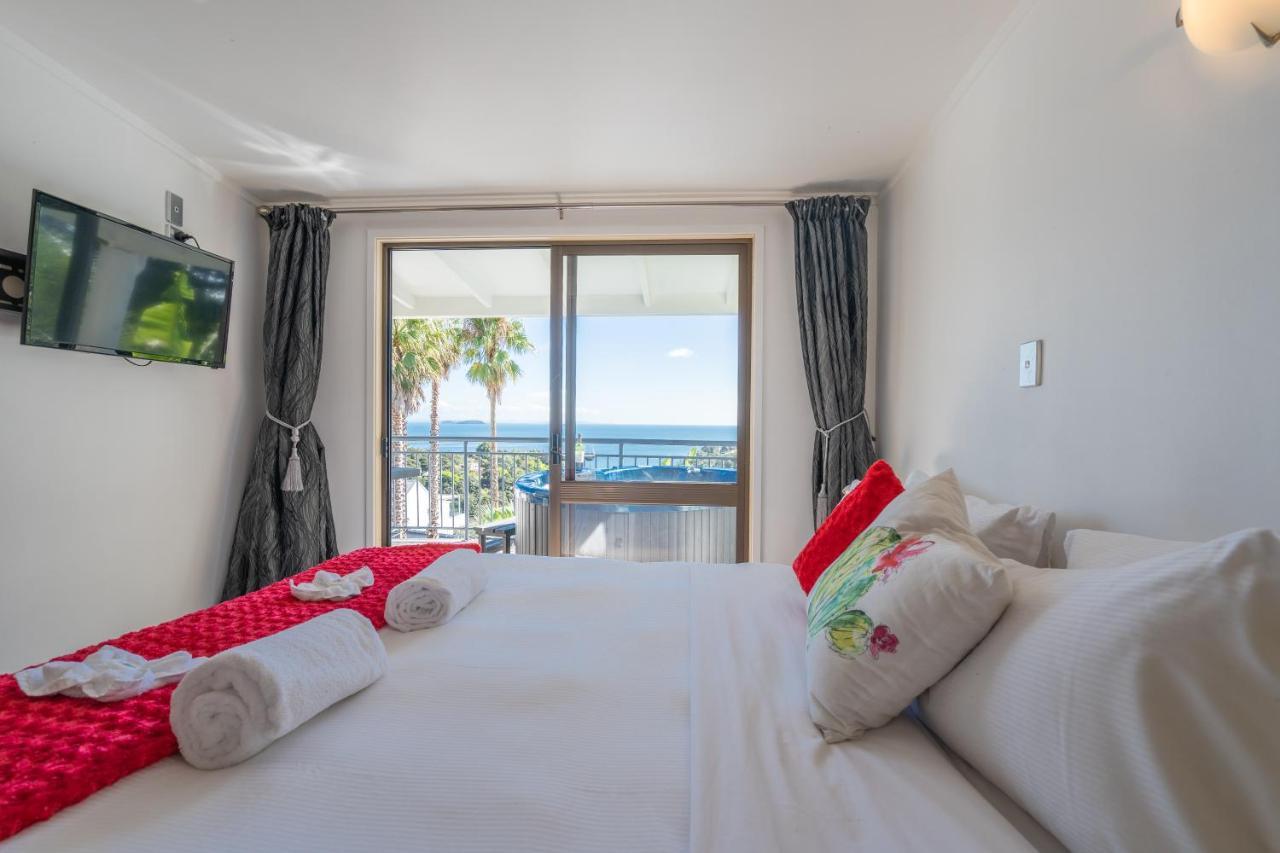 Palm Beach With Fantastic Views And Private Pool, Wifi, Sky Tv, Dble Sky And Possibly A Car! Auckland
