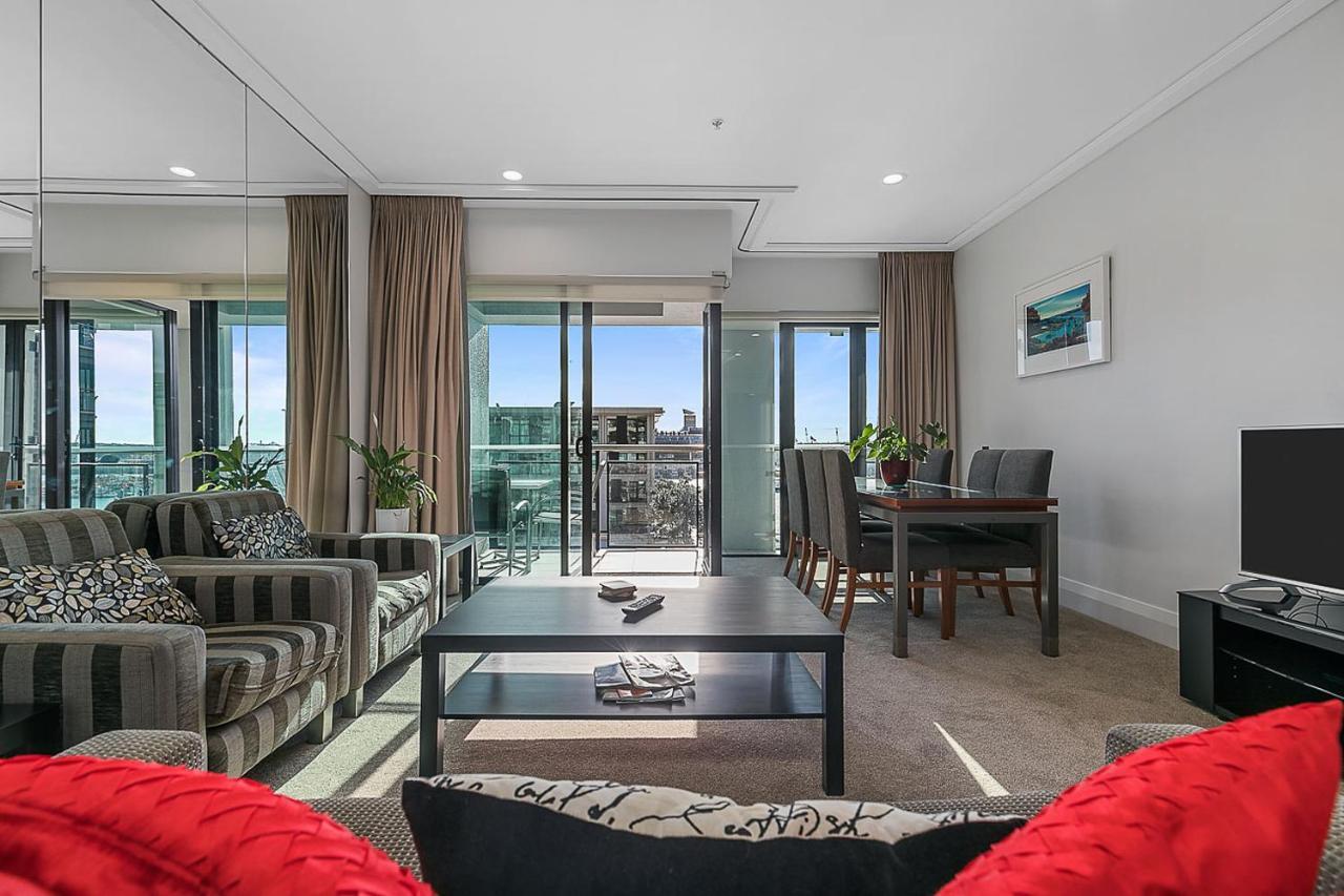 Stunning & Spacious Haven On The Waterfront! Auckland