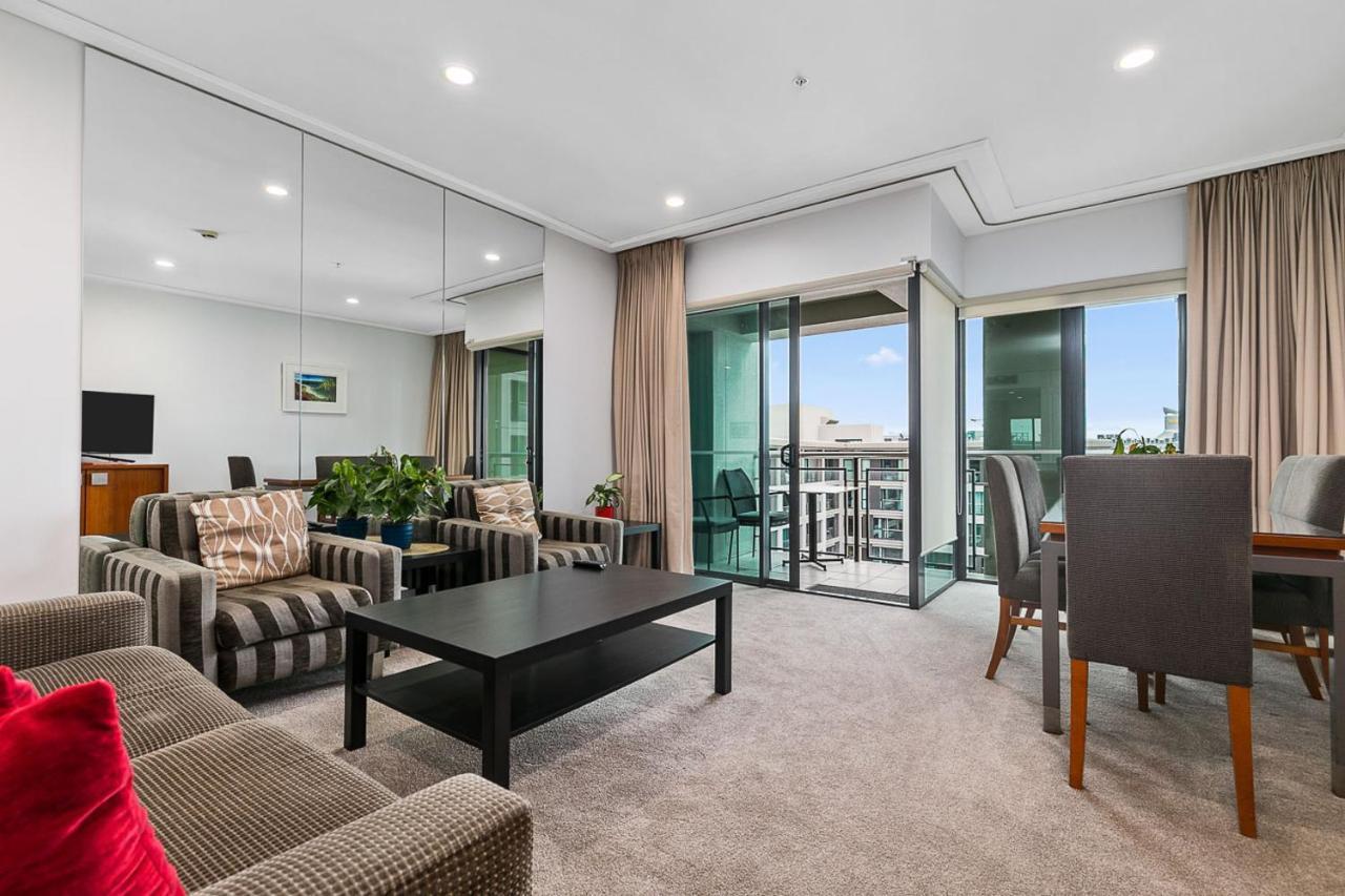 Dazzling Sea Views - Heart Of The Viaduct Apartment Auckland