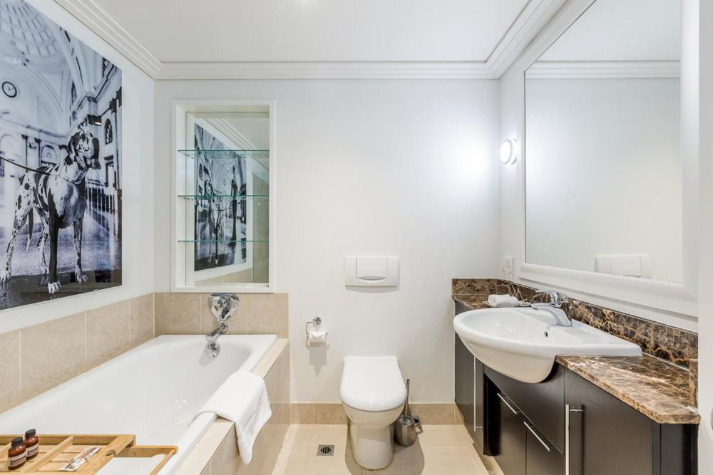 Corporate, Spacious Staycation - Sky Tower Views *