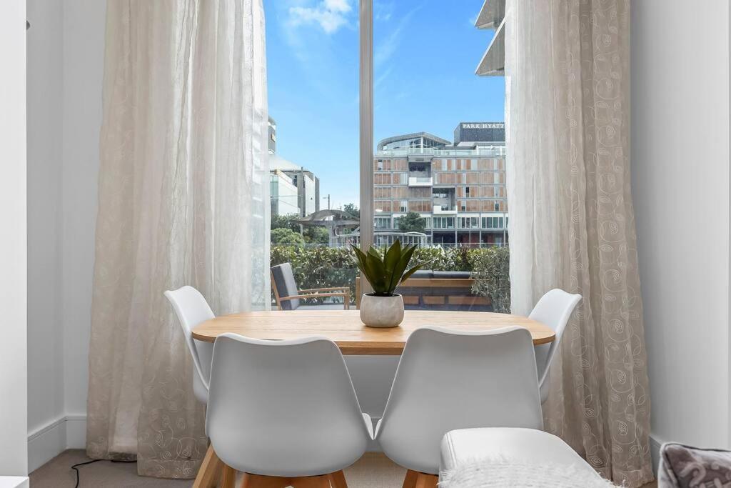 Elegant & Sunny Living With Stunning Marina Views *