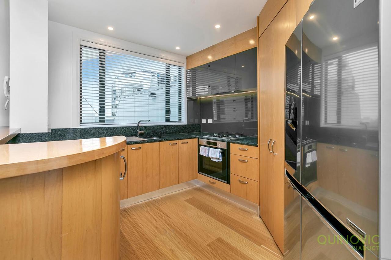 Qv Huge Penthouse With Waterview & Parking - 919