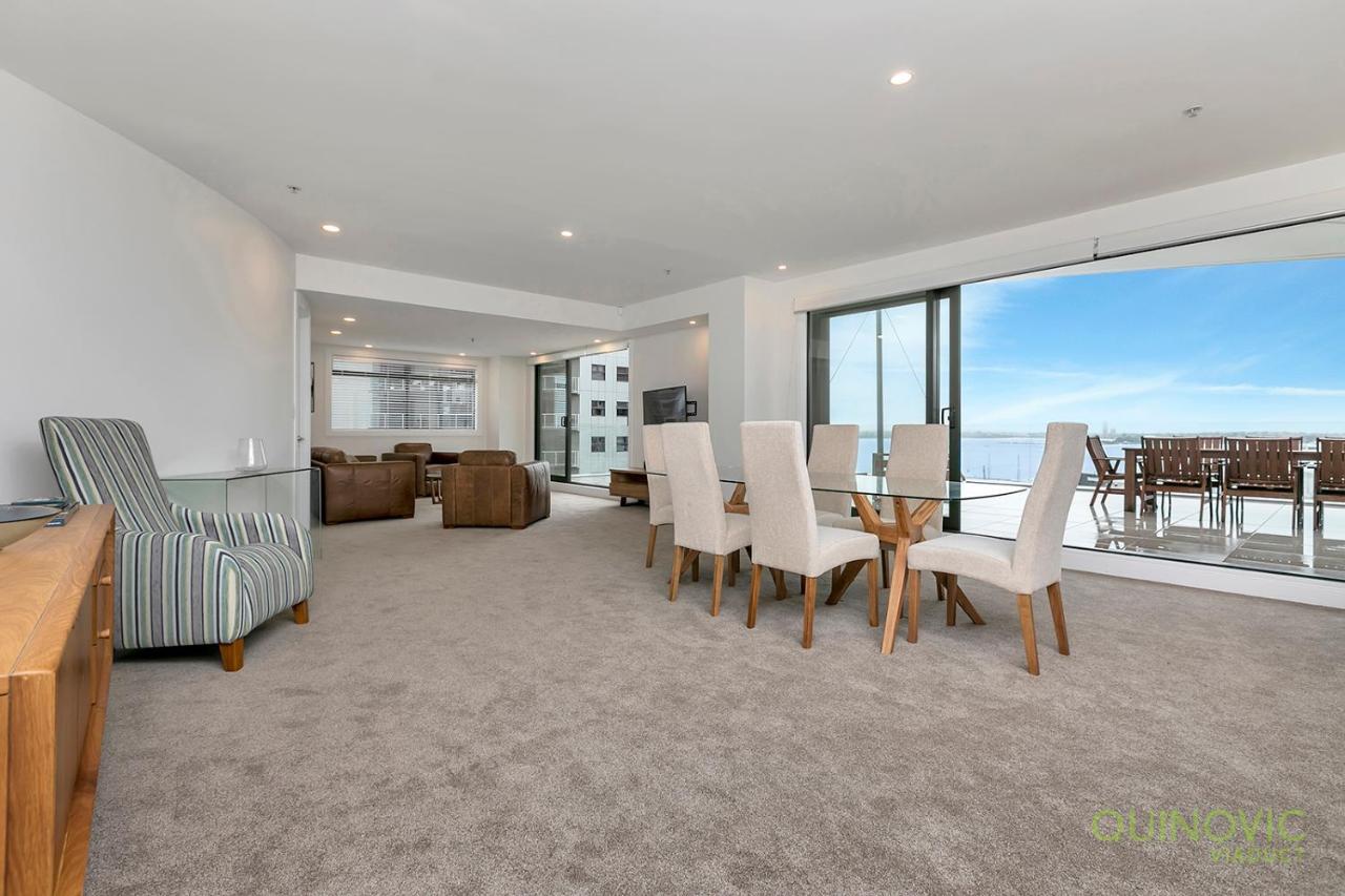 Qv Huge Penthouse With Waterview & Parking - 919 Auckland