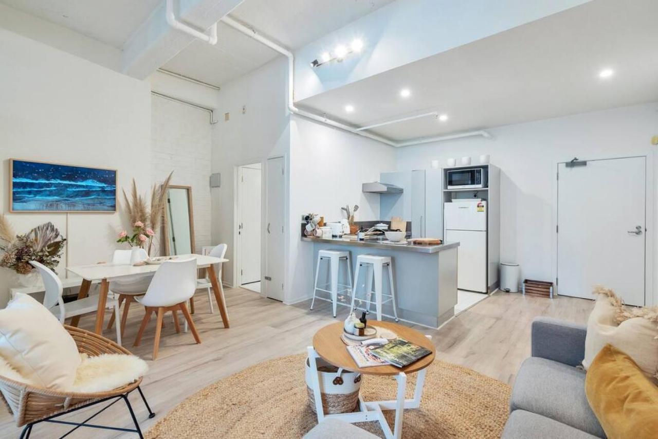 Awesome, Cool Beachy 2br Cbd Gem - Wifi And Netflix Apartment