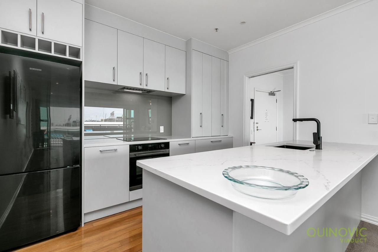 Qv Spacious Waterfront 2 Bedroom - 791 *