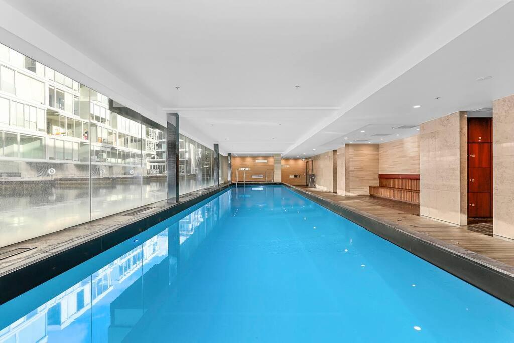 Elegant & Sunny Living With Stunning Marina Views * Auckland
