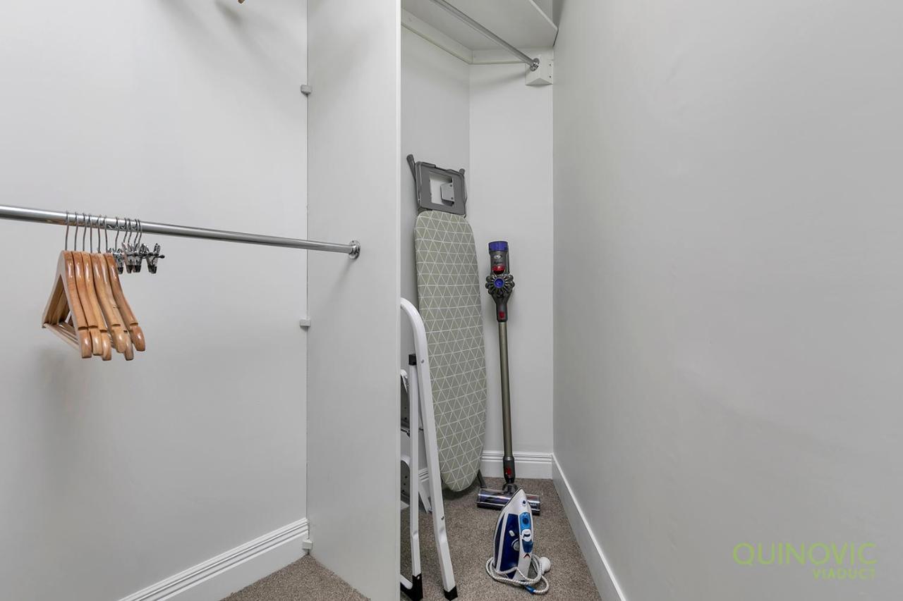Apartment Qv Huge Penthouse With Waterview & Parking - 919 *