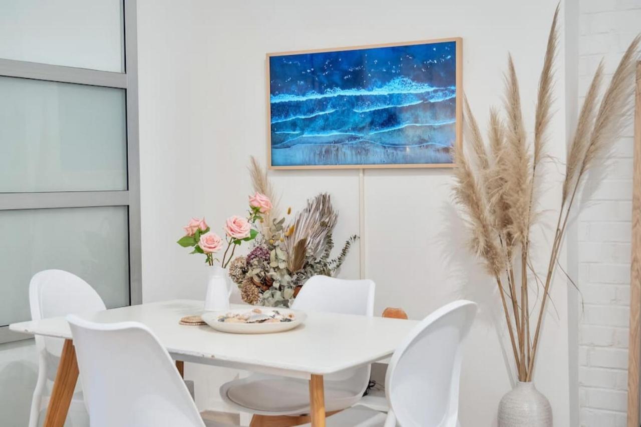 Awesome, Cool Beachy 2br Cbd Gem - Wifi And Netflix *