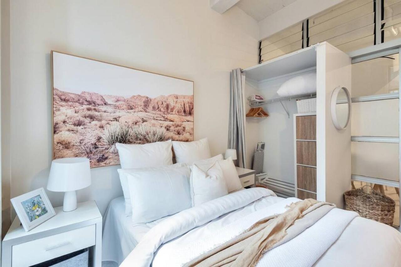 Apartment Awesome, Cool Beachy 2br Cbd Gem - Wifi And Netflix