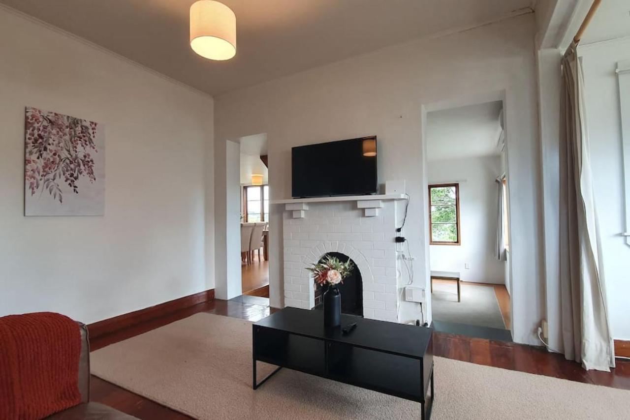 Bright And Modern Oasis In Kingsland Auckland