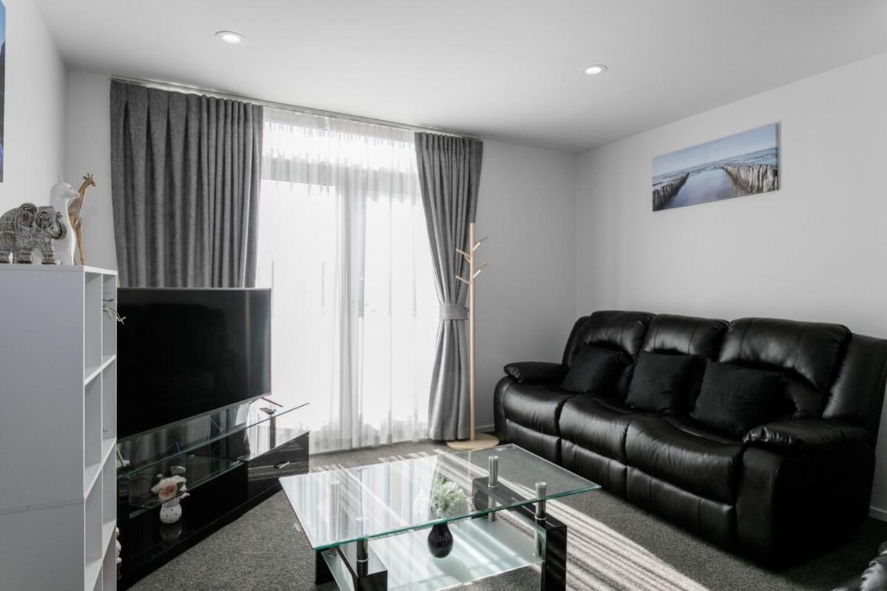 Gorgeous 3 Bedroom Townhouse * Auckland