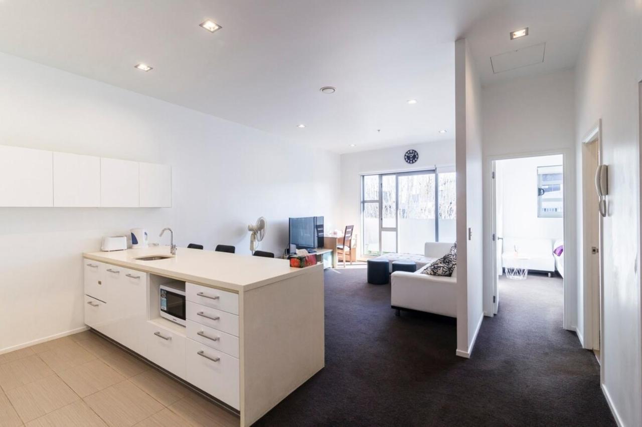 Modern 2 Bedroom In Cbd With Parking * Auckland