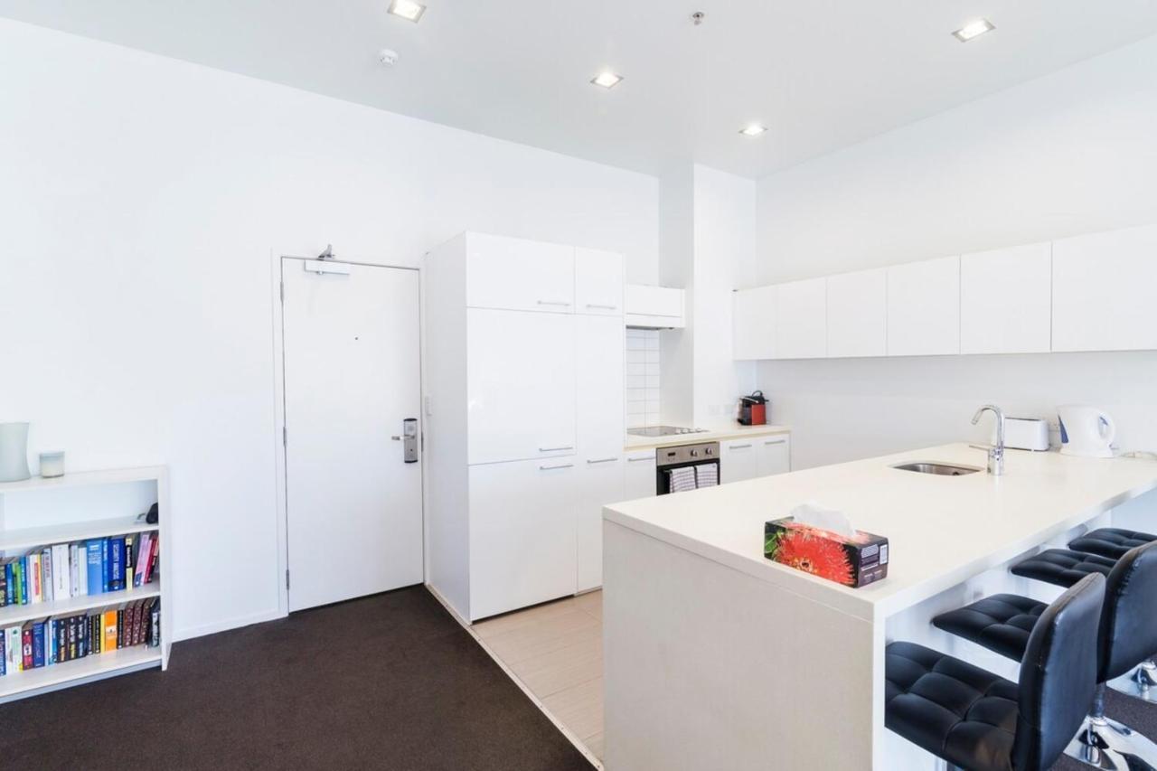Modern 2 Bedroom In Cbd With Parking *