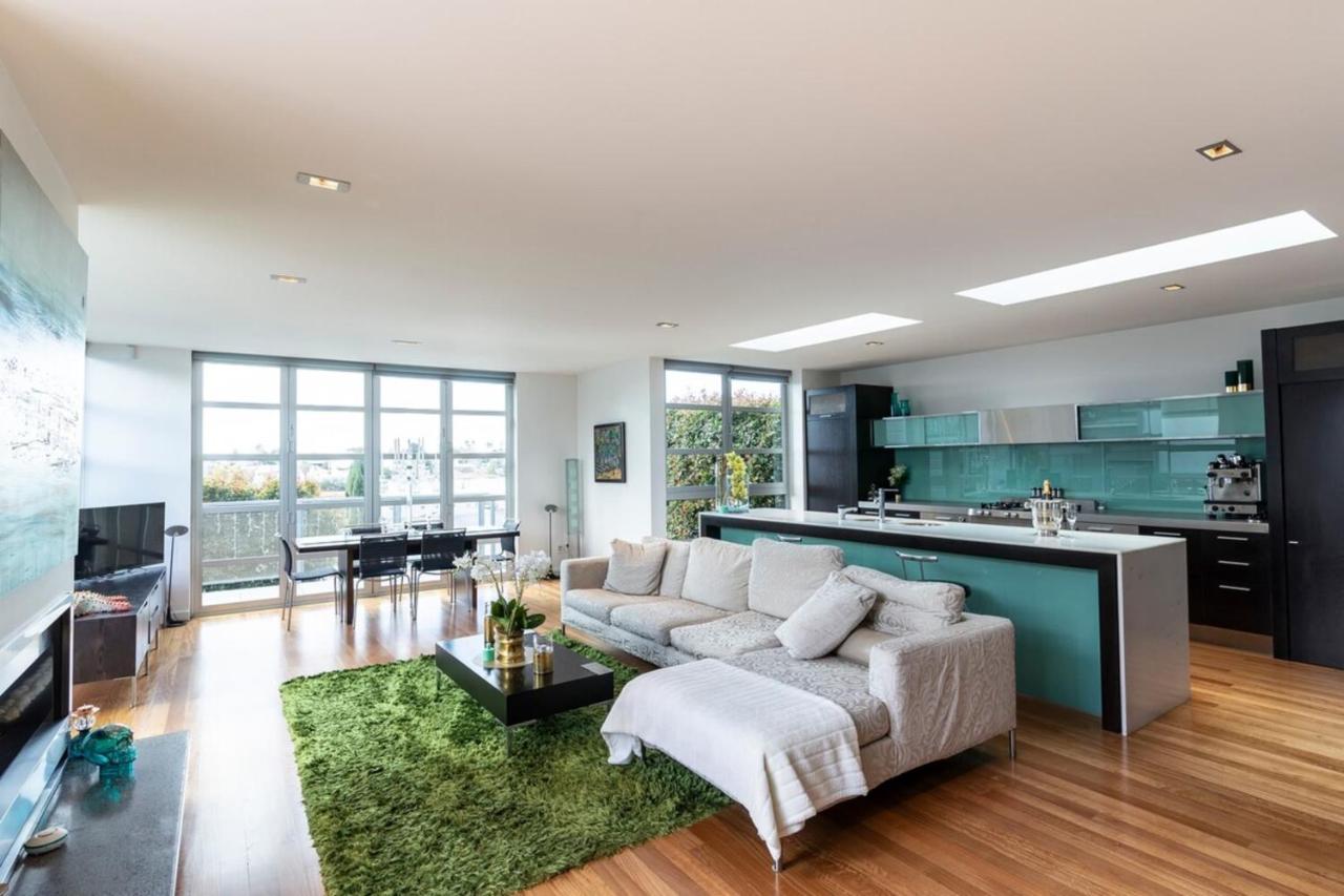 Designer 3 Bedroom With Harbour Views Auckland