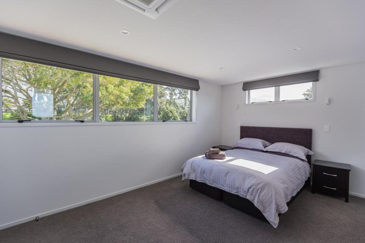 Spacious High Spec Executive Garage! *