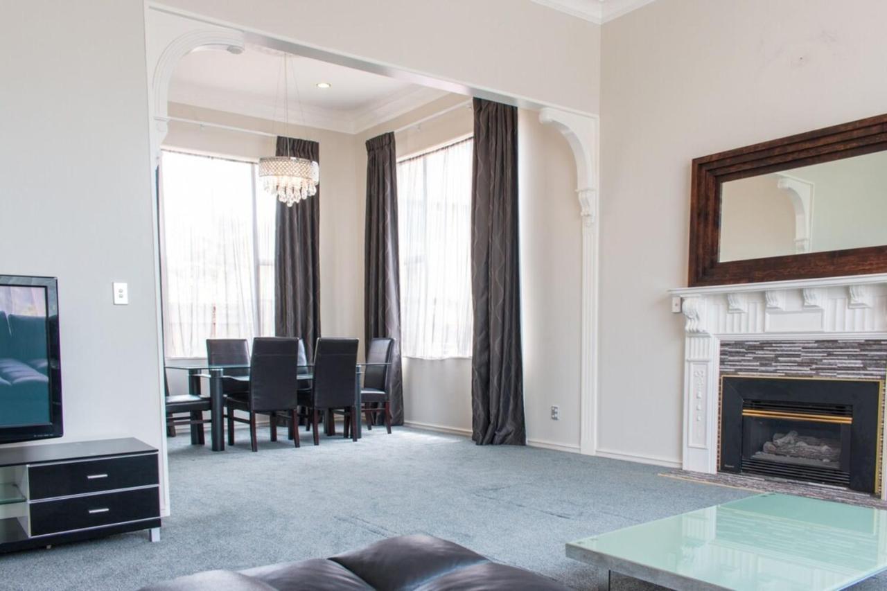 Holiday home Elegant 6 Bdr Sleeps 13 In East *