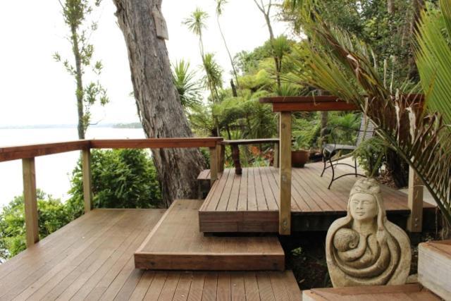 Neptune Coastal Haven Guest house *