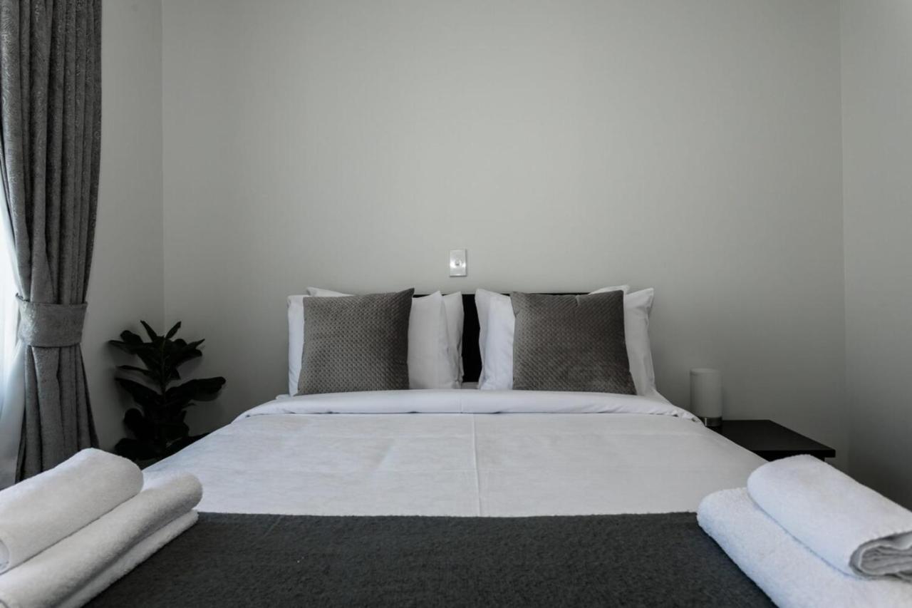 Gorgeous 3 Bedroom Townhouse * Auckland