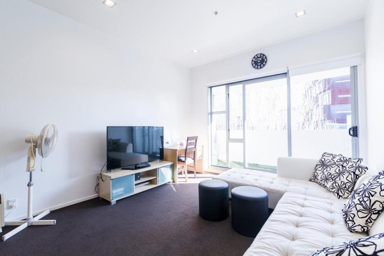 Modern 2 Bedroom In Cbd With Parking Apartment Auckland