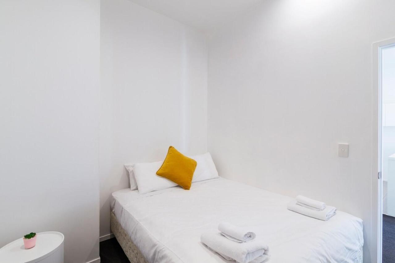 Modern 2 Bedroom In Cbd With Parking *