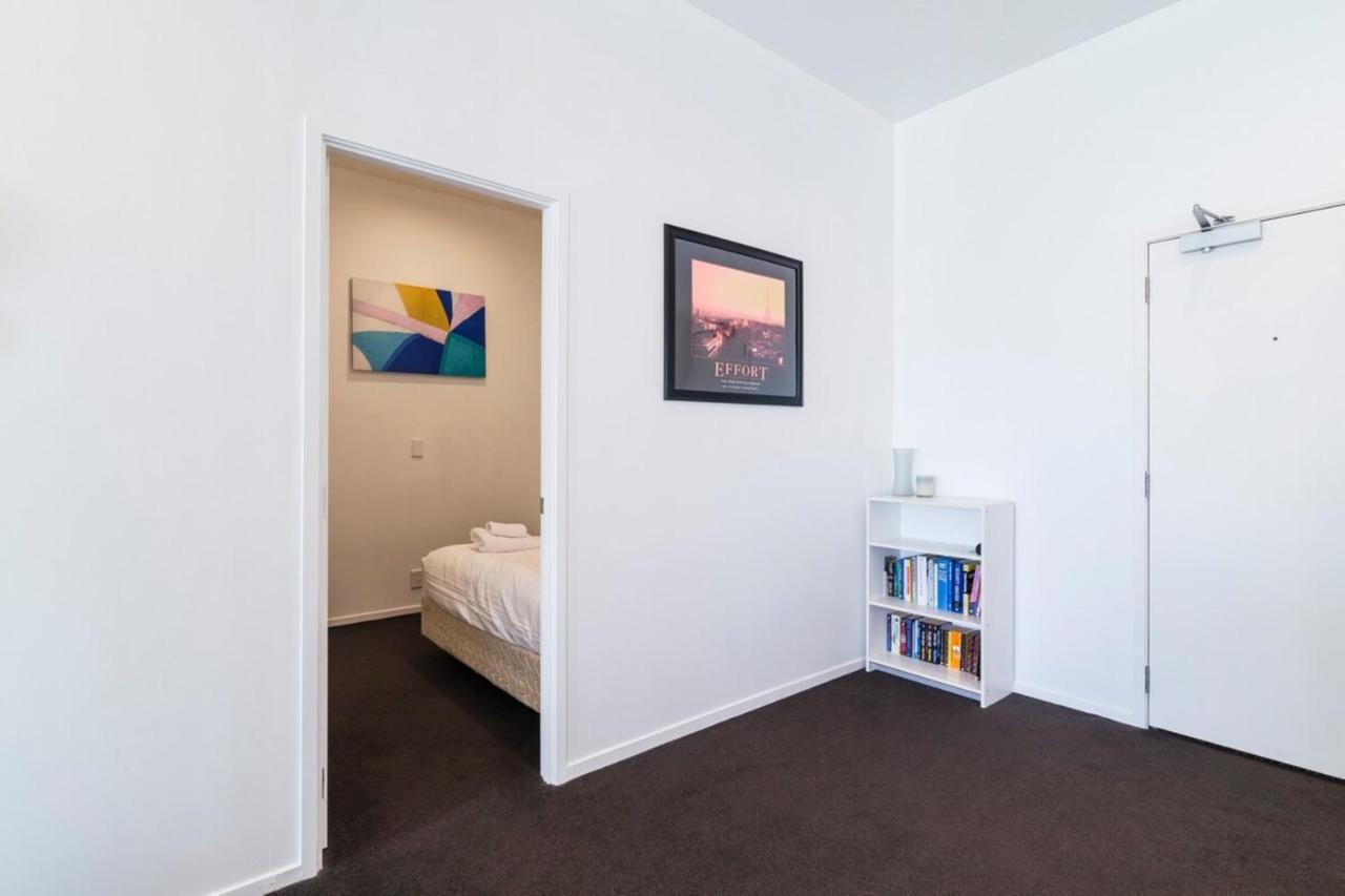 Modern 2 Bedroom In Cbd With Parking