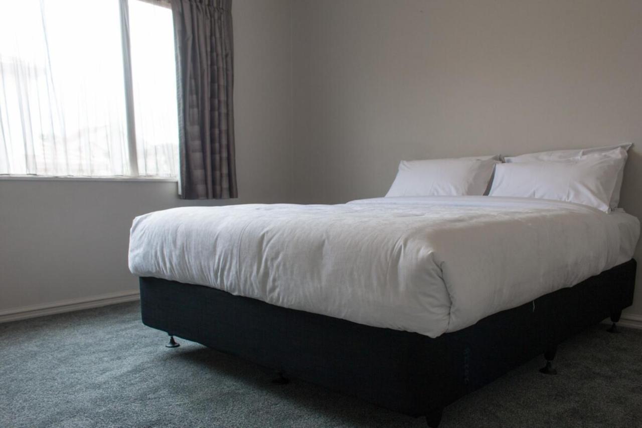 Elegant 6 Bdr Sleeps 13 In East