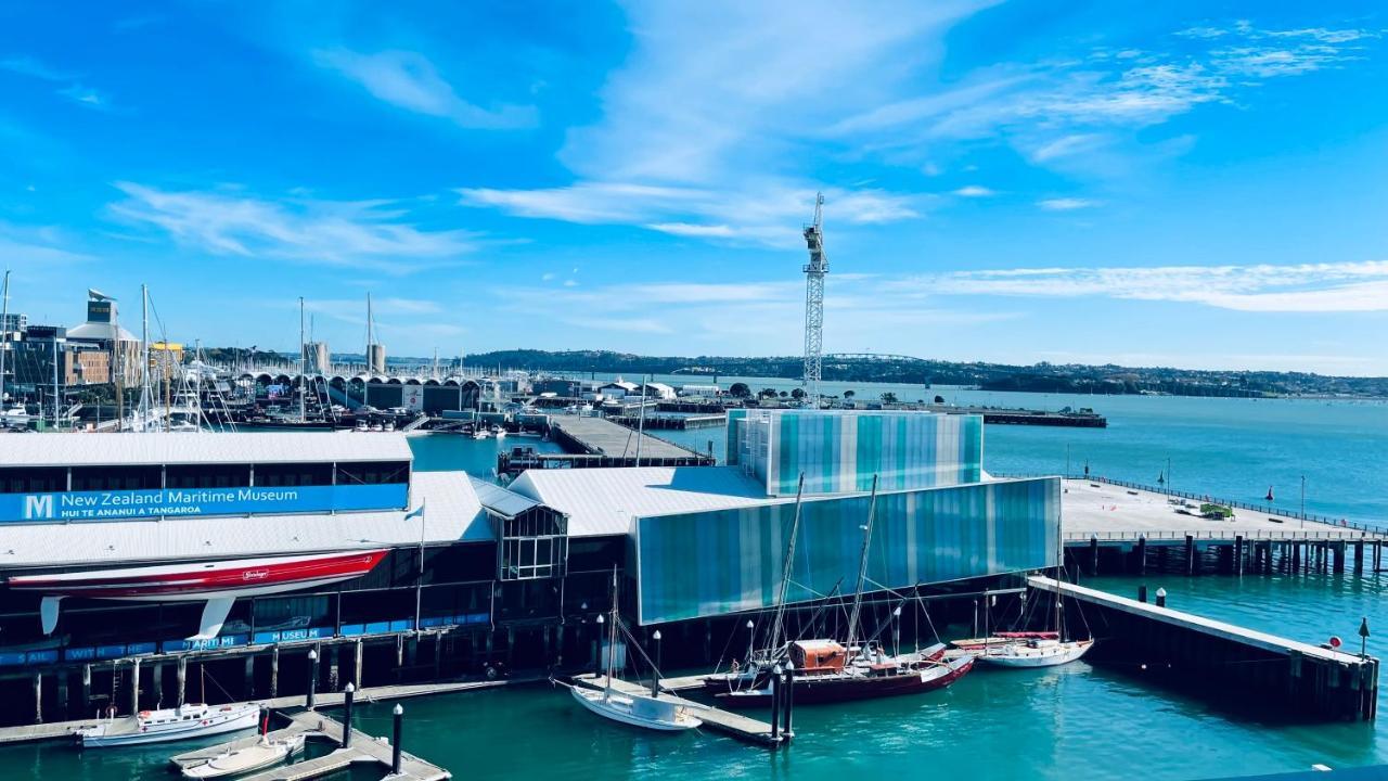 Waterfront Penthouse: Harbor View In Auckland's Heart Apartment Auckland