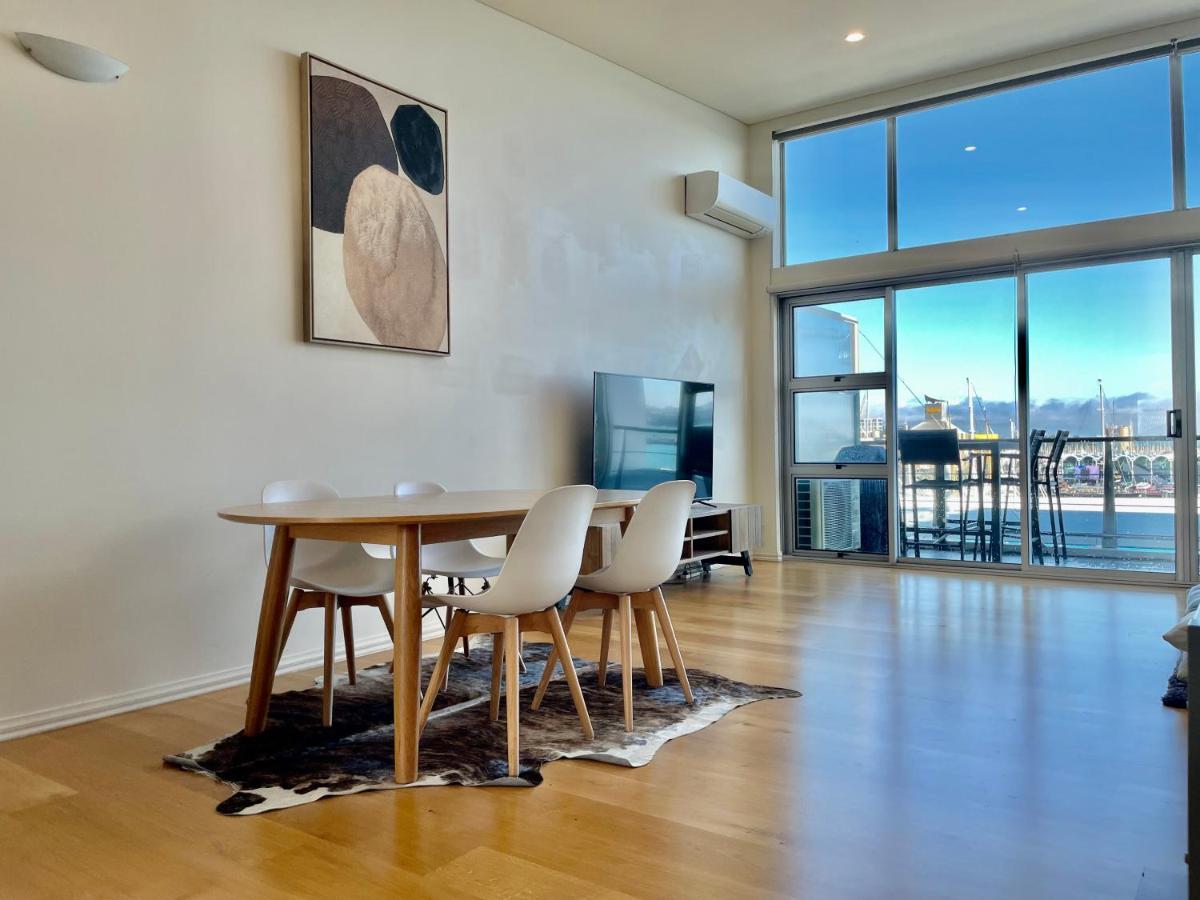 Apartment Waterfront Penthouse: Harbor View In Auckland's Heart Auckland
